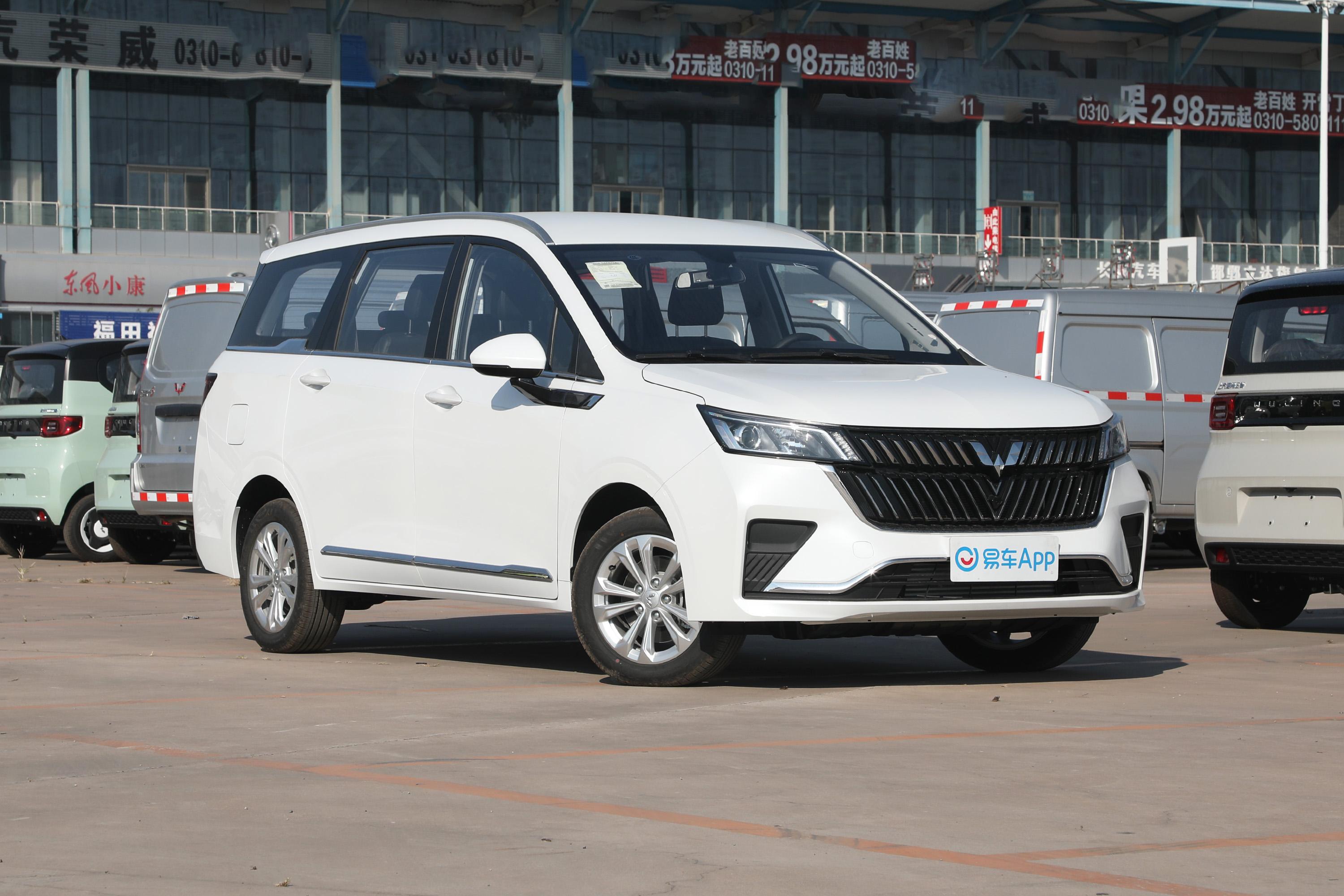 2022款 五菱佳辰 1.5t 手动轻享活力型外观