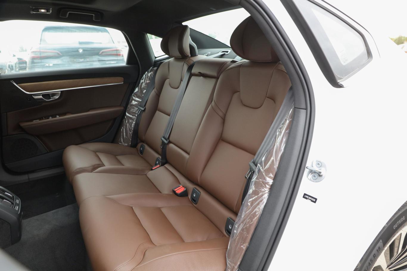 沃尔沃s90b5 智逸豪华版后排座椅