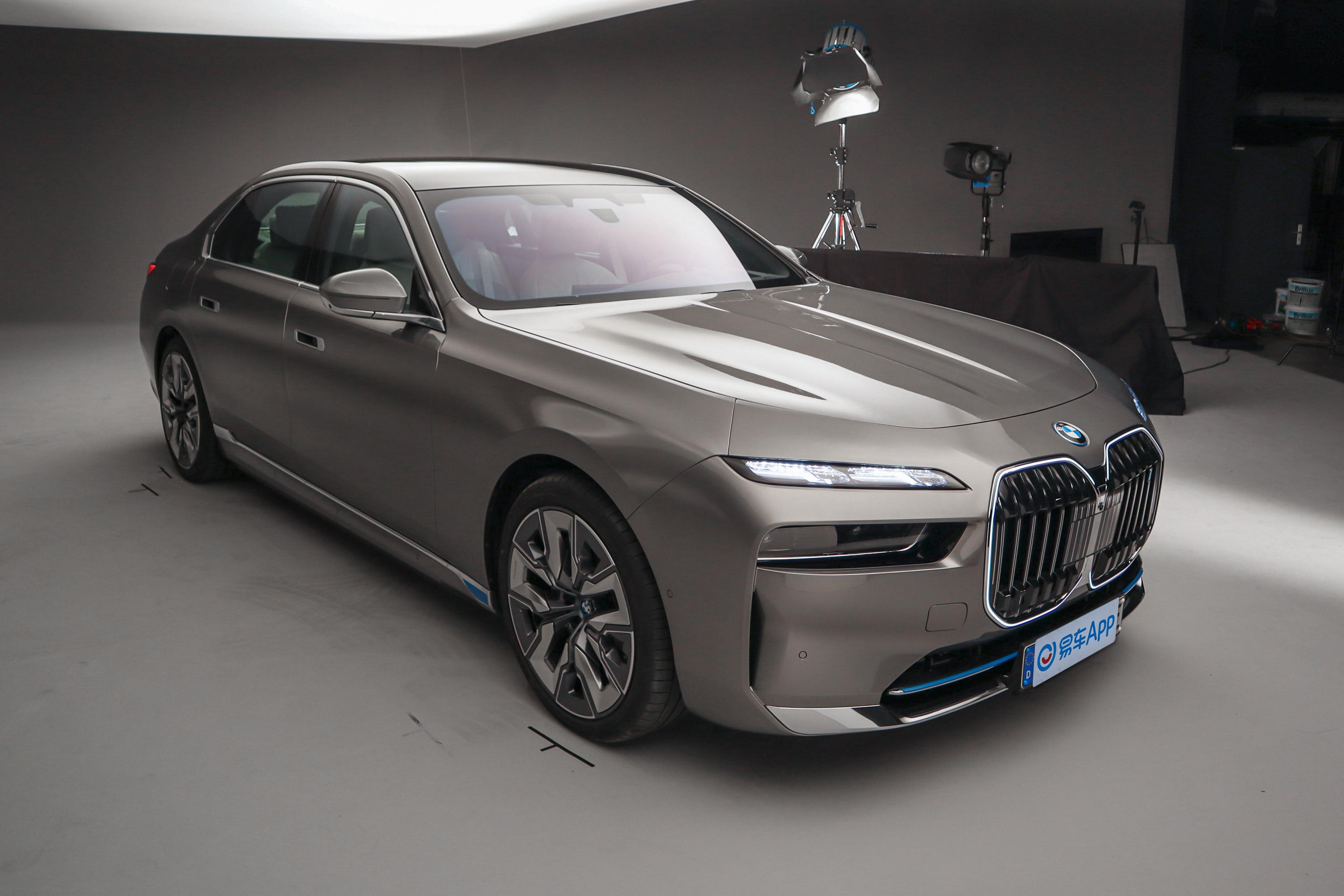 2023款 宝马i7 xdrive60l 豪华套装外观