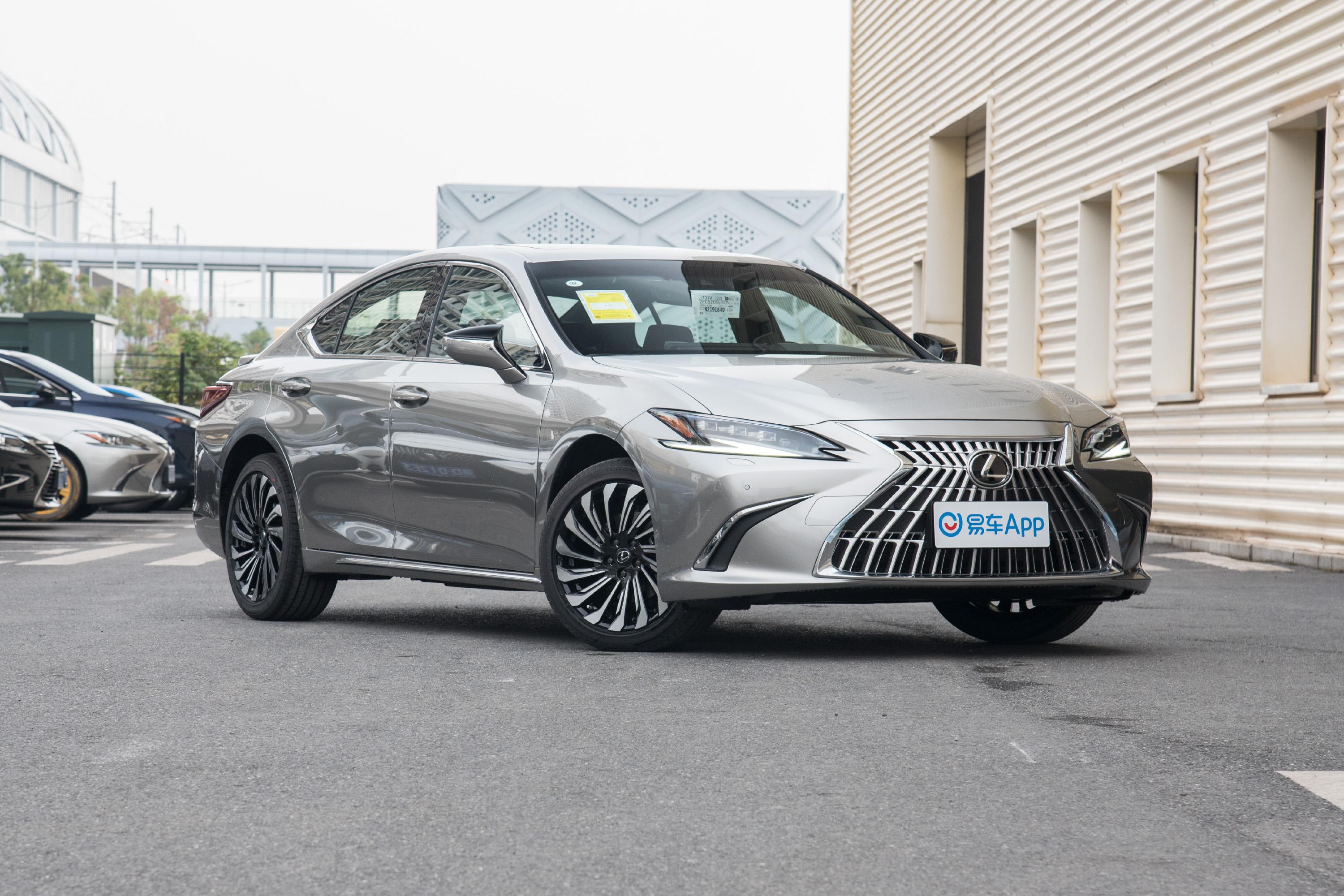 2022款 雷克萨斯es 300h 银辉限定版外观