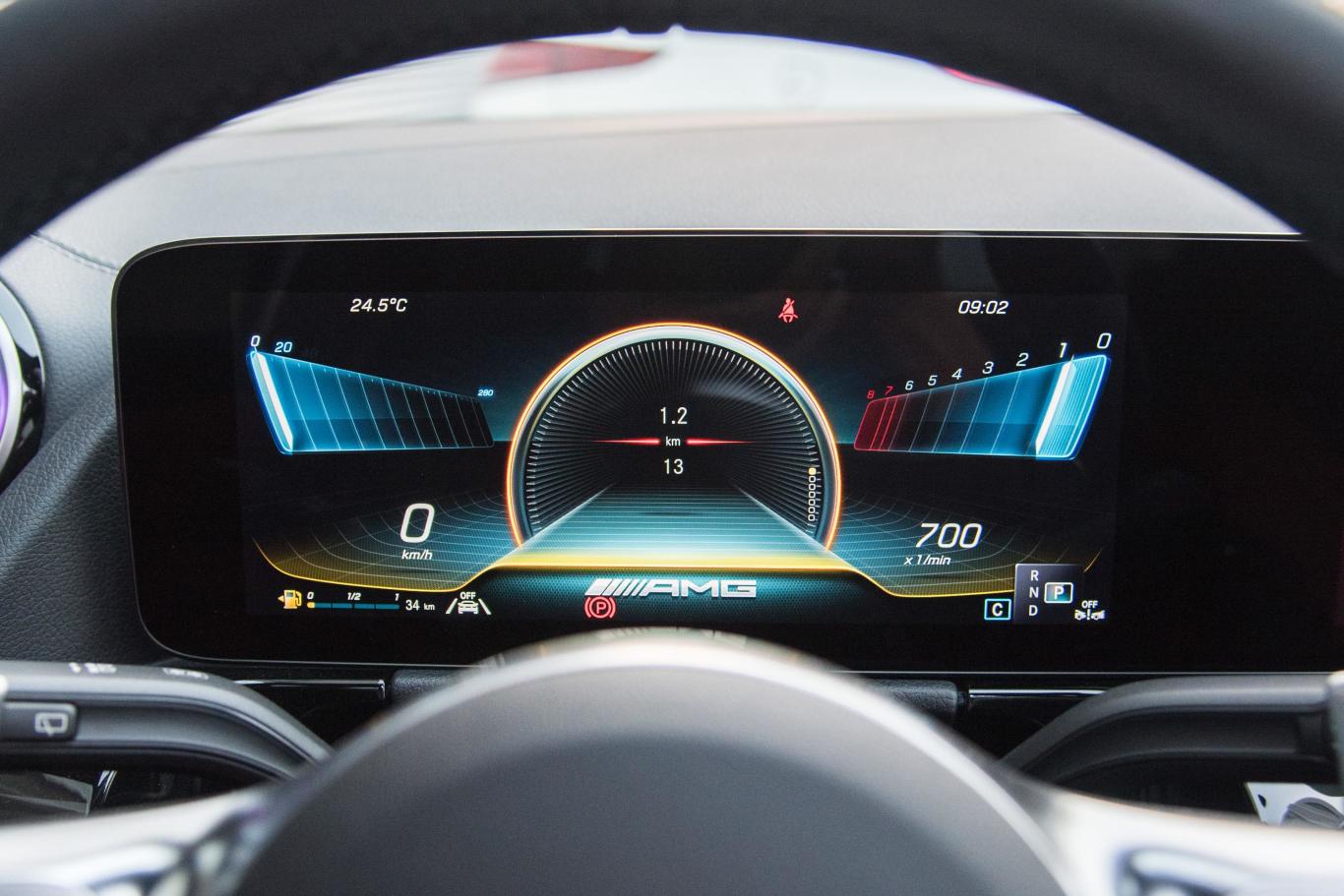 奔驰gla amgamg gla 35 4matic仪表盘