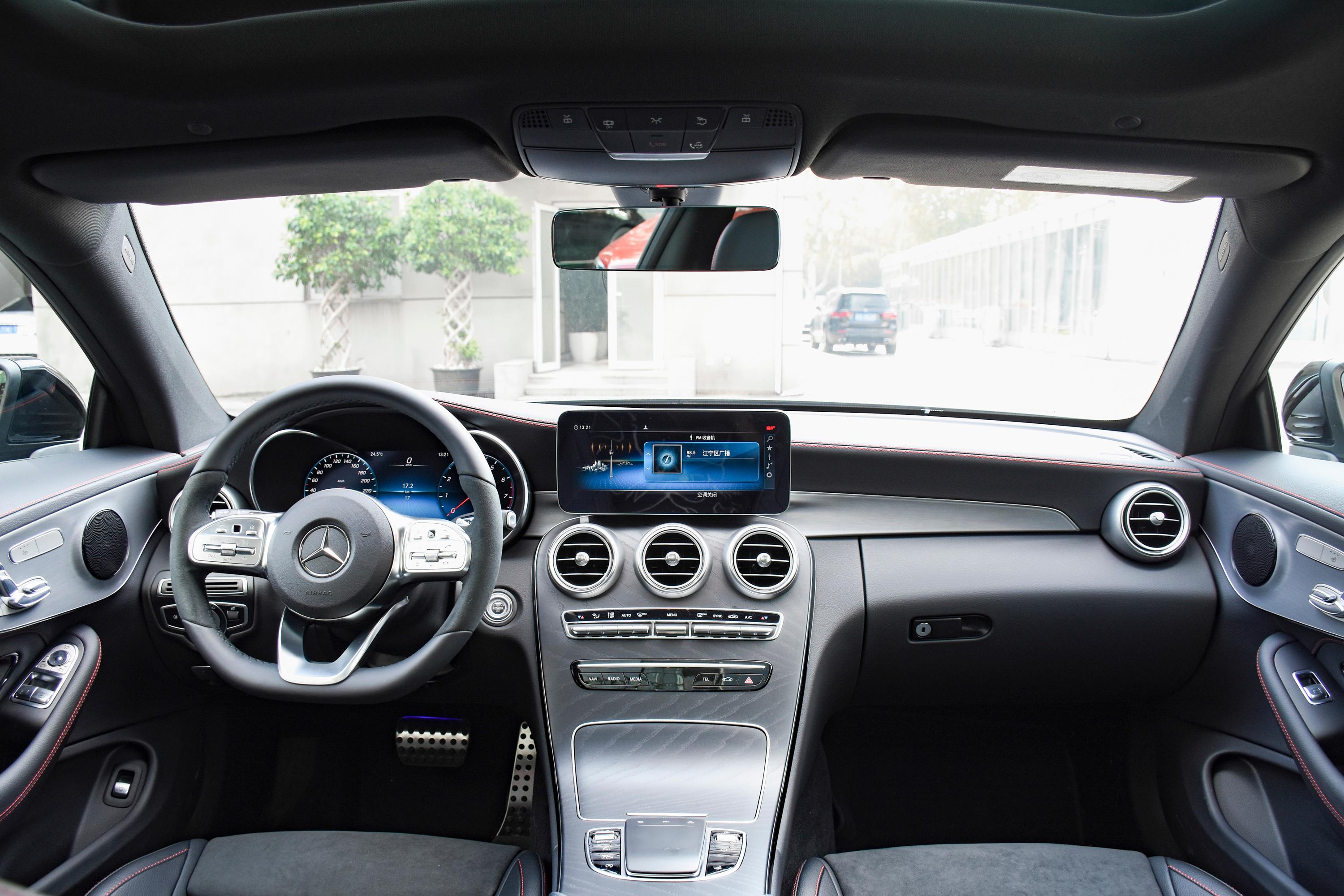 2023款 奔驰c级(进口) c 260 轿跑车内饰