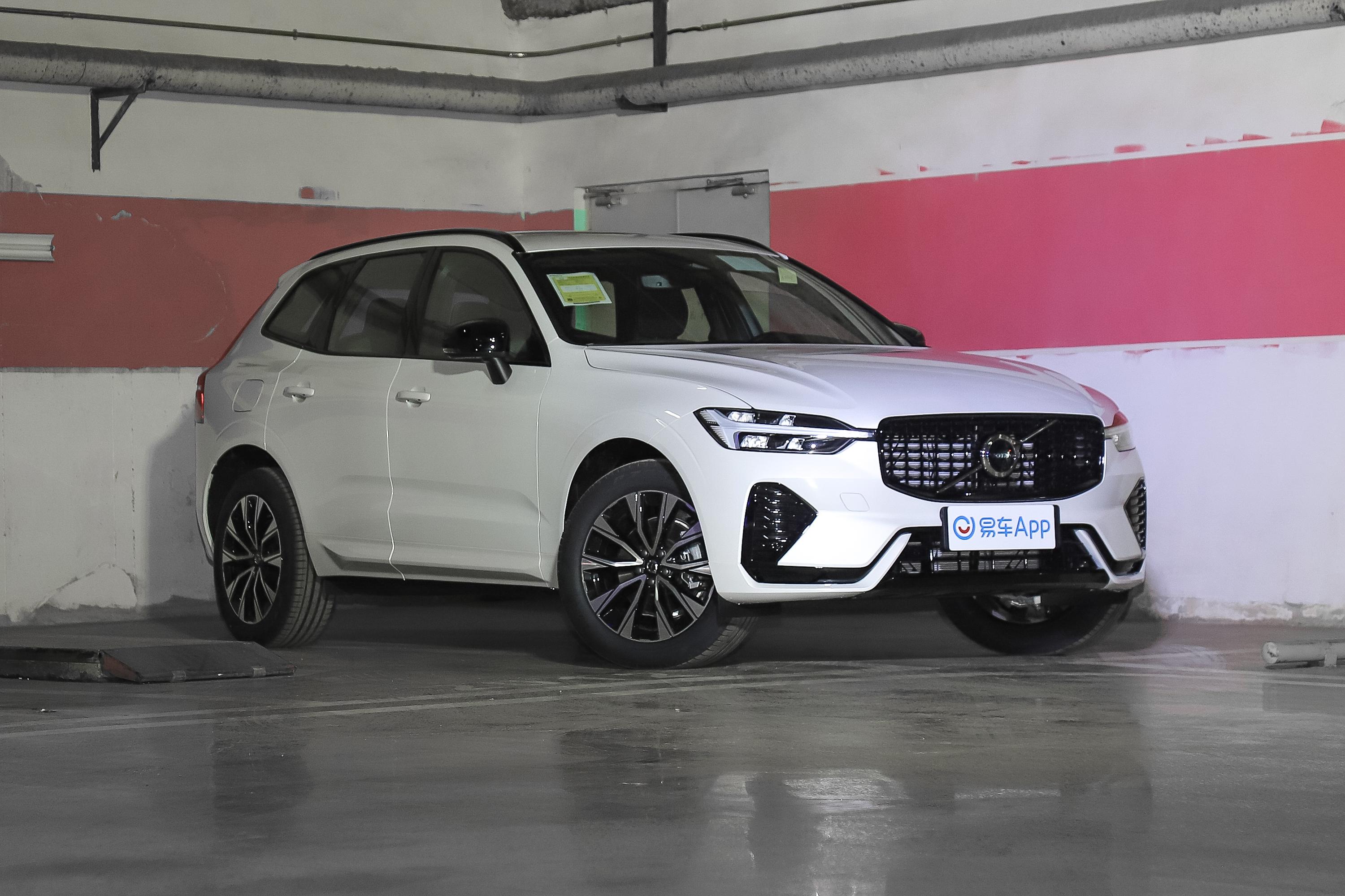 2023款 沃尔沃xc60 b5 四驱智远运动版外观