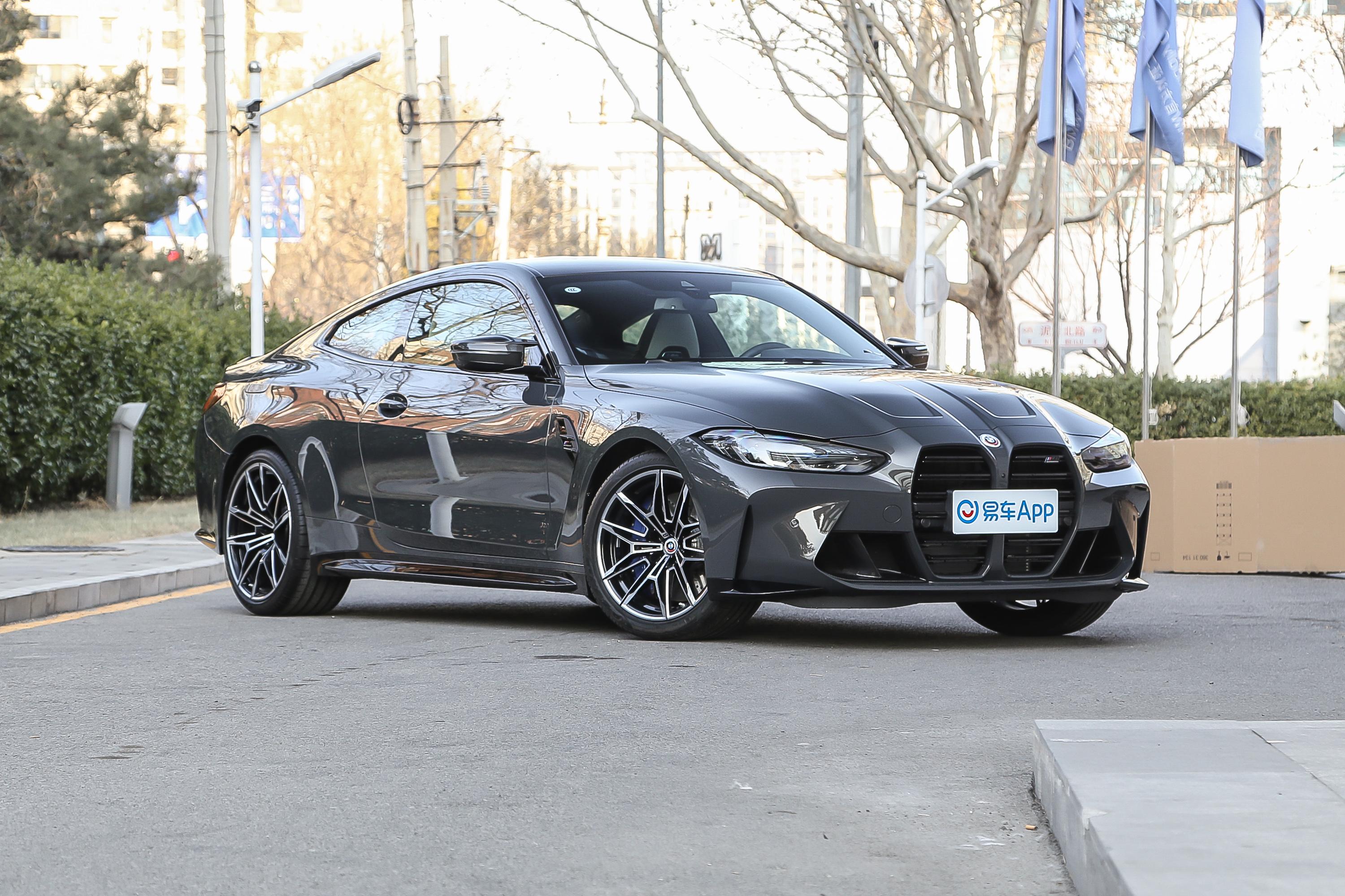 2022款 宝马m4 50周年版 m4 双门轿跑车 雷霆版外观