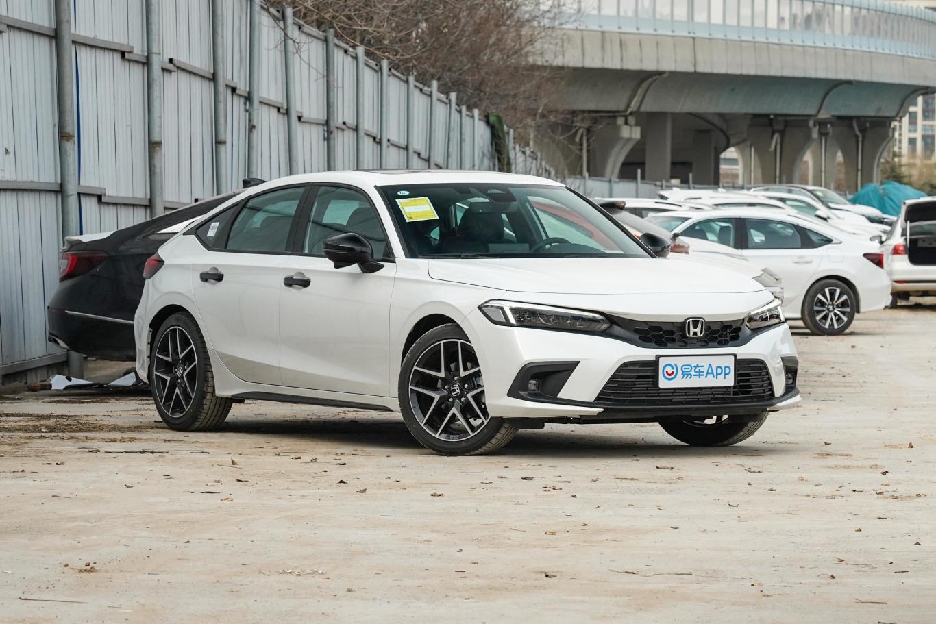 思域hatchback 240turbo 手动极劲版侧前45度车头向右水平