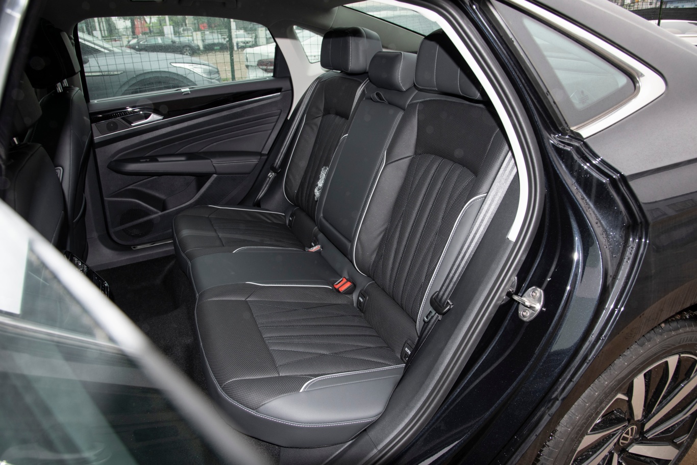 帕萨特改款 330tsi 尊贵版后排座椅