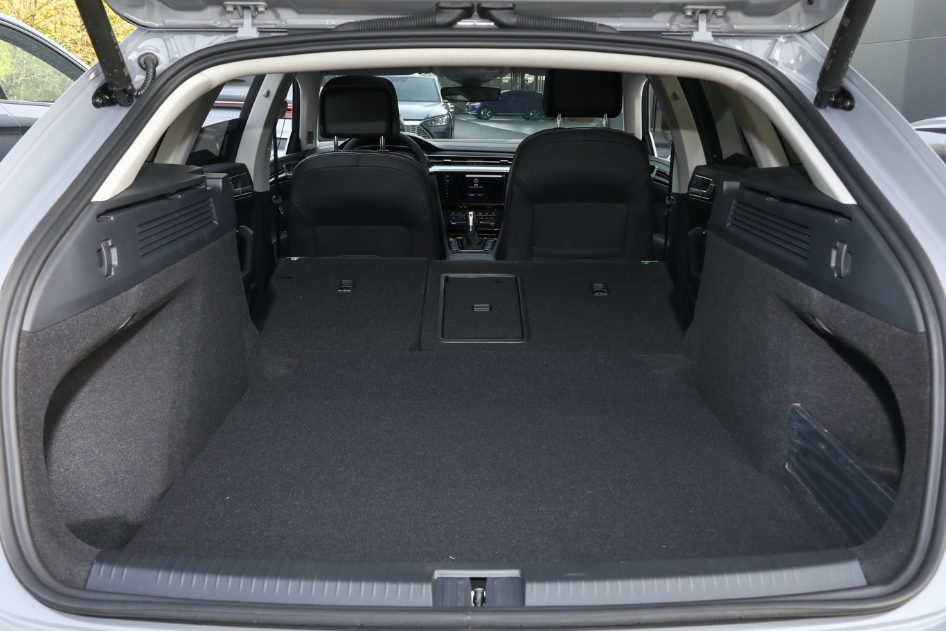 一汽-大众cc猎装车 380tsi 猎风版两排全部放倒