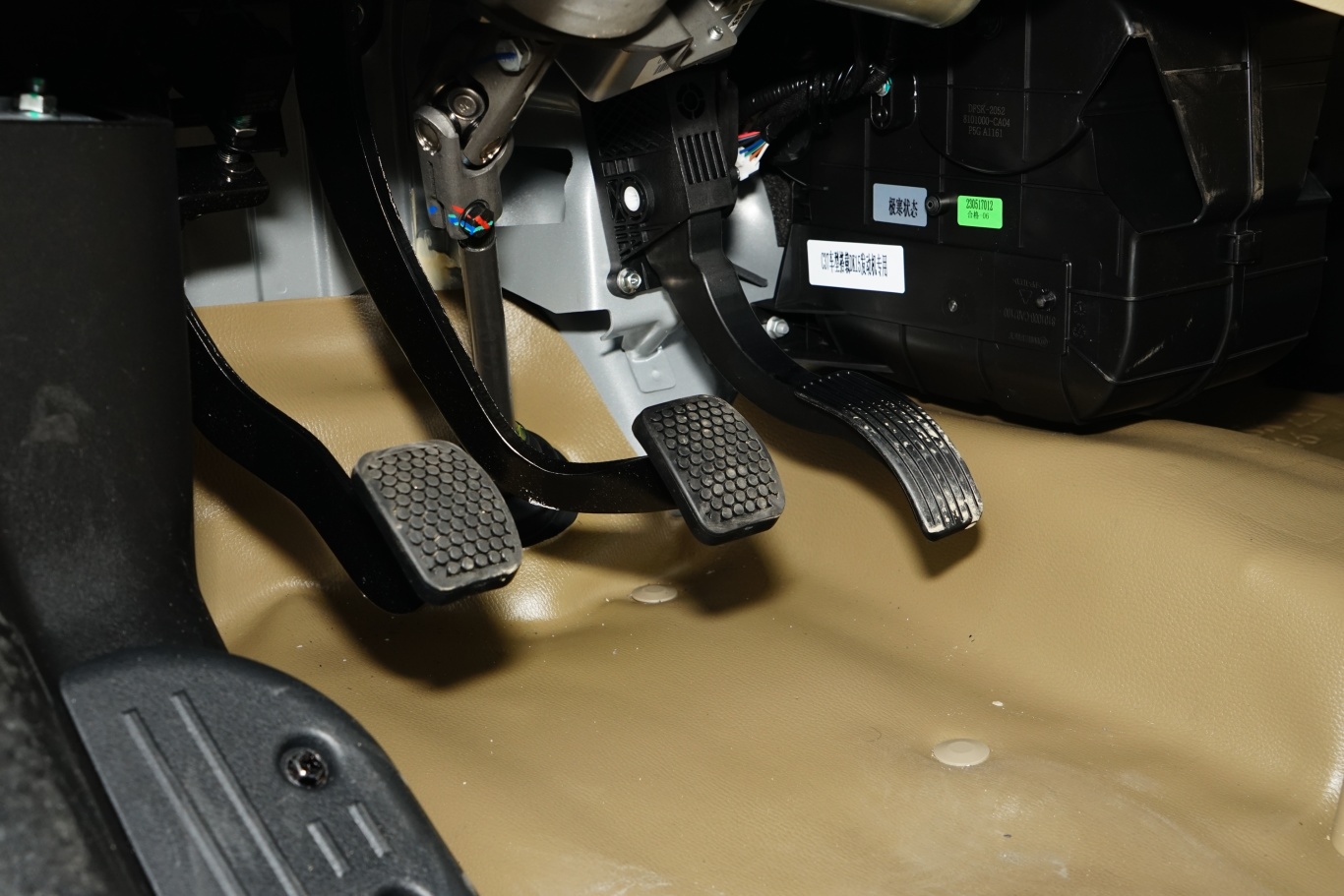 东风小康c361.5l 手动基本型脚踏板