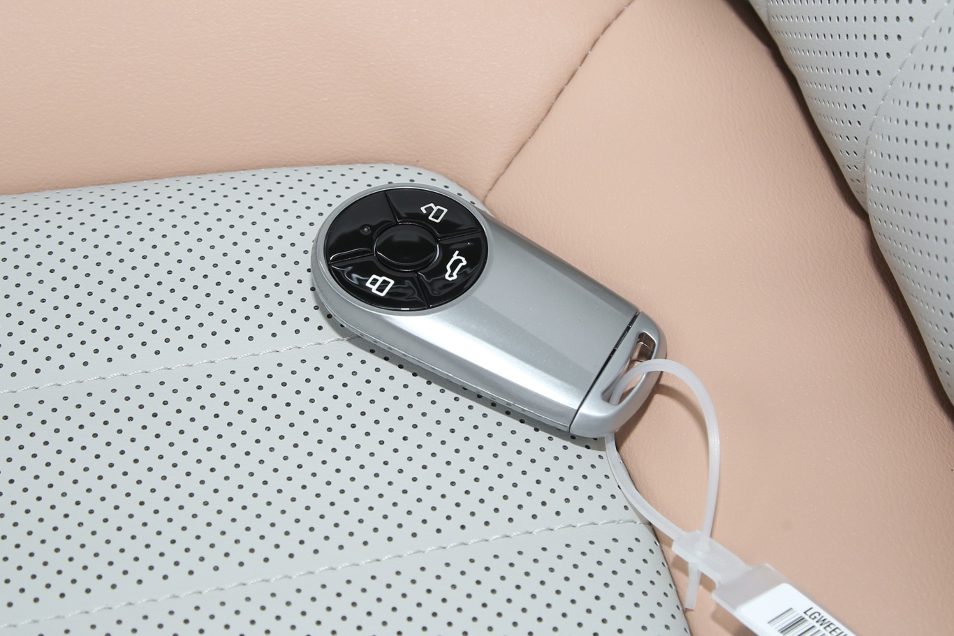 欧拉好猫401km 尊荣型钥匙正面