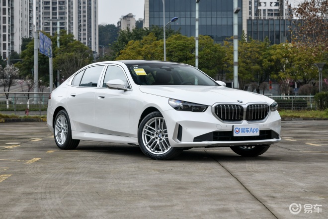 英菲尼迪m系和宝马5系的图片对比-易车