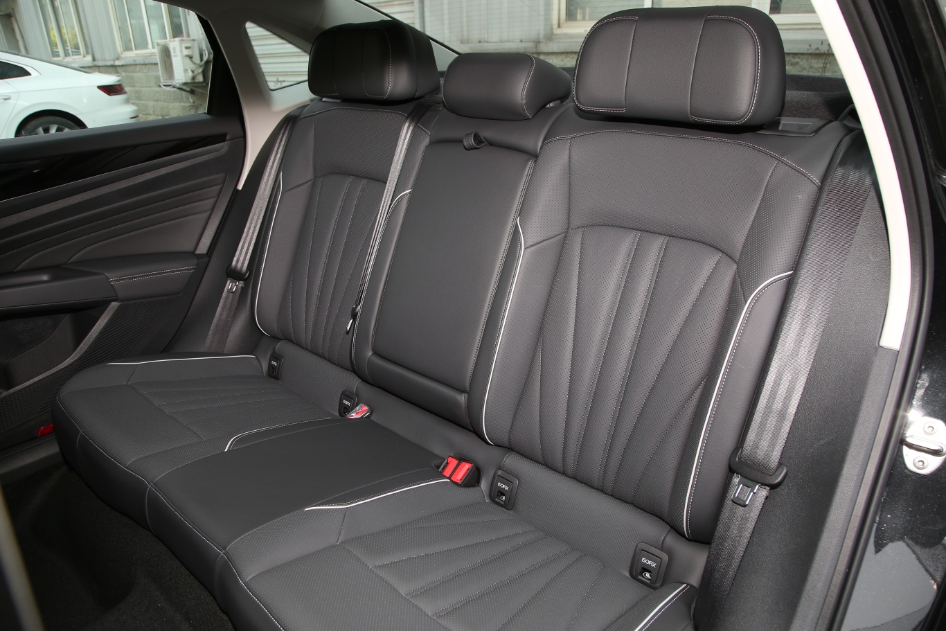 帕萨特出众款 380tsi 星空龙腾版后排座椅