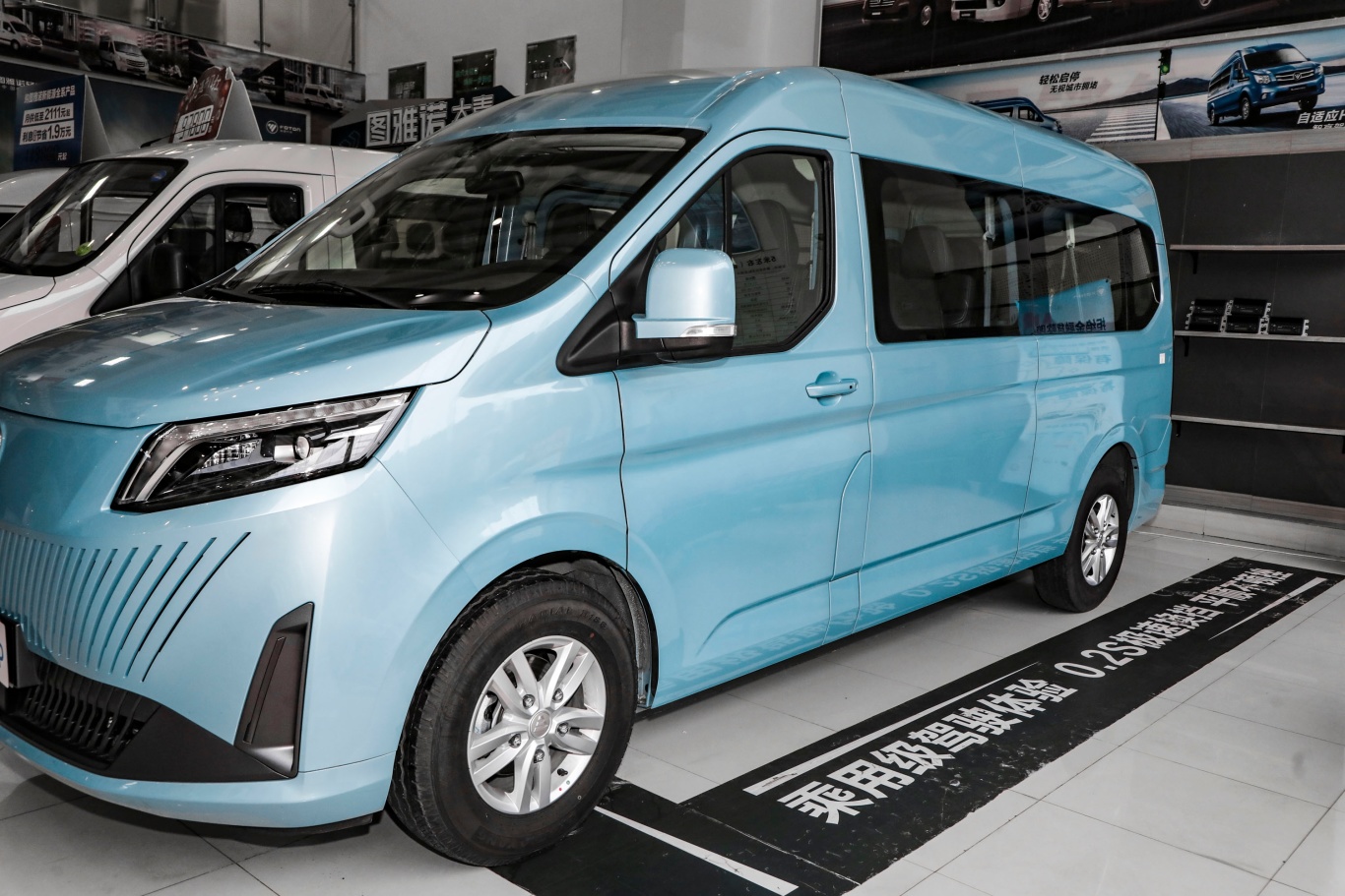 【图雅诺X6CITY 2.0T 手动长轴中顶 5/6/7/9座外观细节图片-汽车图片大全】-易车