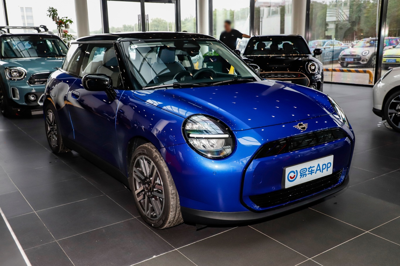 【电动MINI COOPER456km COOPER E 经典派侧前45度车头向右水平图片-汽车图片大全】-易车