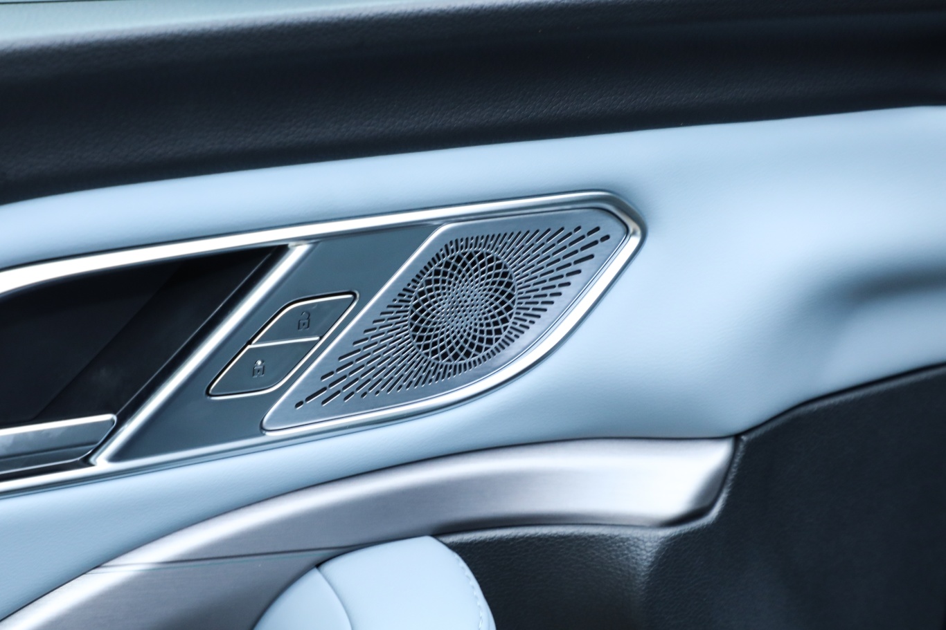 【红旗HS7 PHEV2.0T 100km 四驱旗领版 7座主驾驶位图片-汽车图片大全】-易车