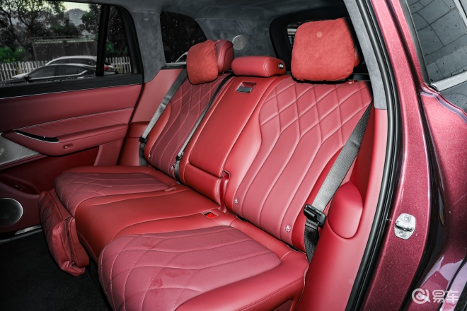 问界M8交付突破10万台 售价35.98万元起