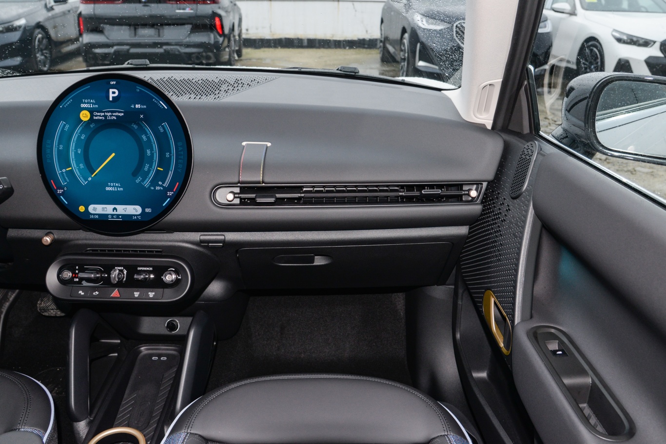 【电动MINI COOPER466km COOPER E 经典派副驾驶位区域图片-汽车图片大全】-易车