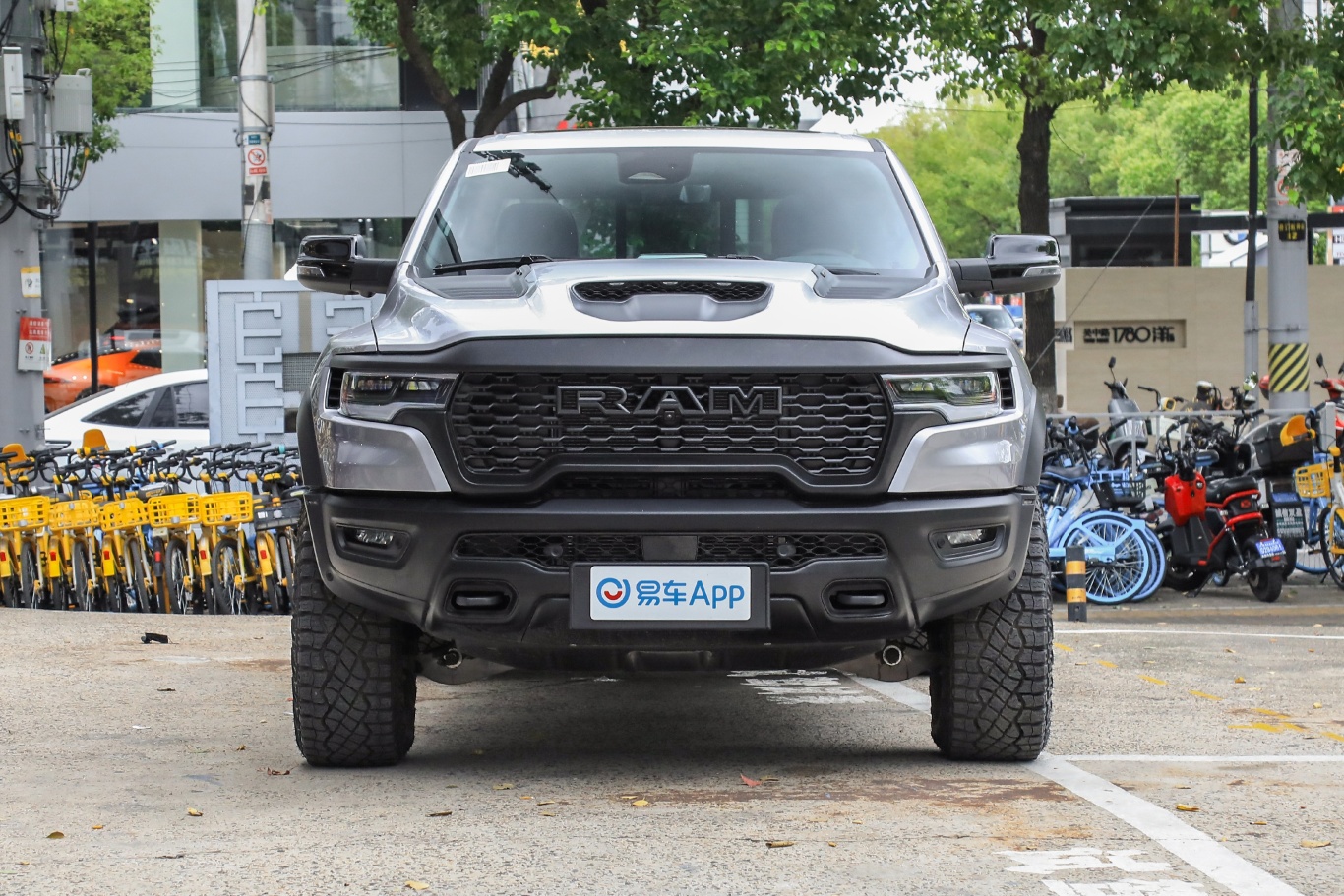 【RAM Trucks1500RHO正前水平图片-汽车图片大全】-易车