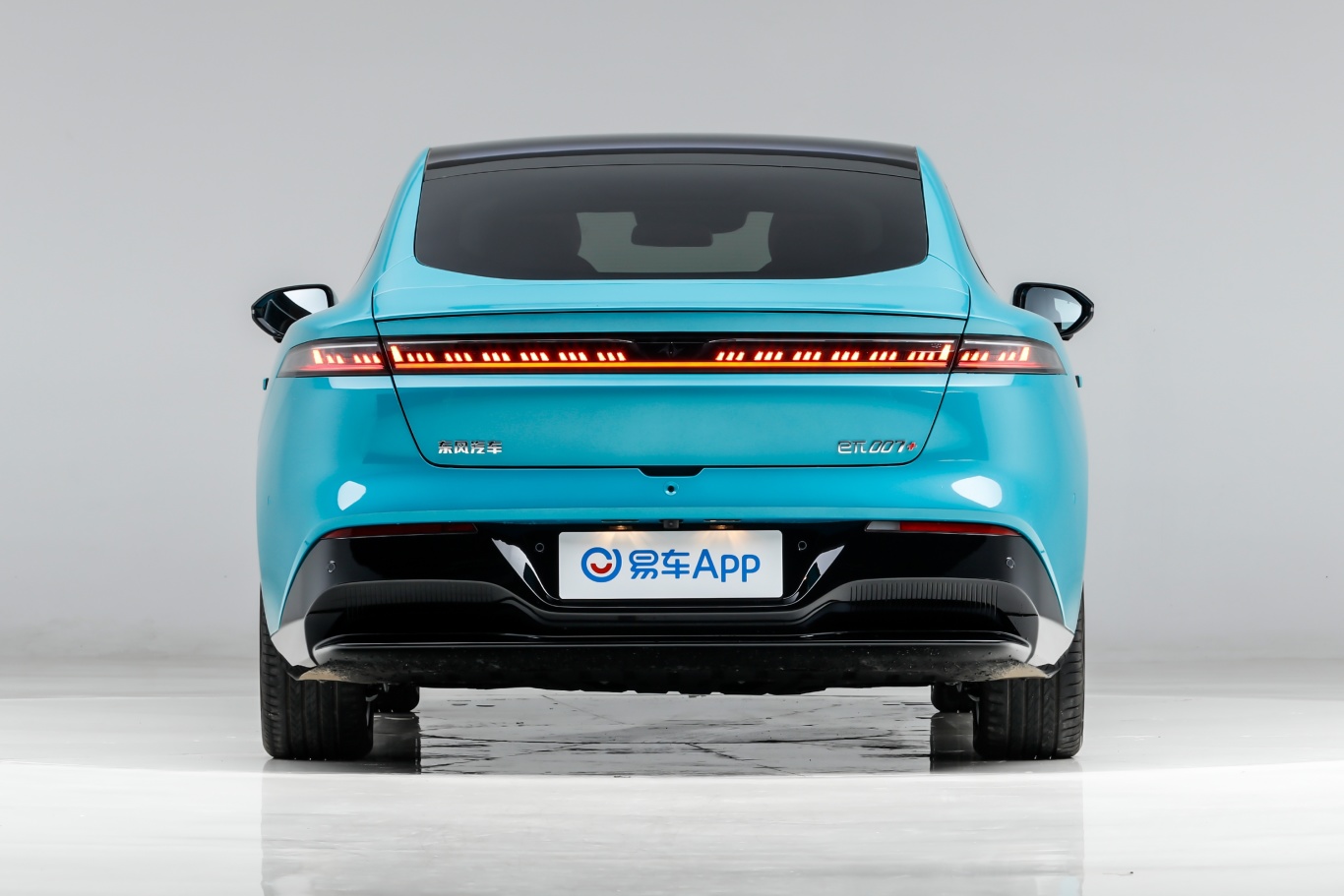 【eπ007007+ 纯电版 650 后驱Ultra+激光雷达版正后水平图片-汽车图片大全】-易车