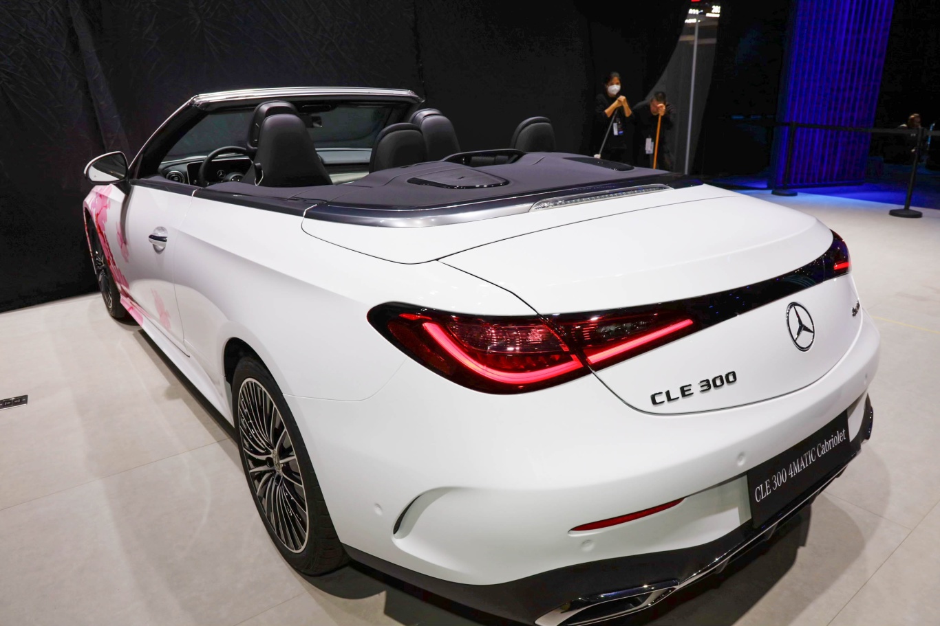 【奔驰CLECLE 300 4MATIC 敞篷轿跑车图片-汽车图片大全】-易车