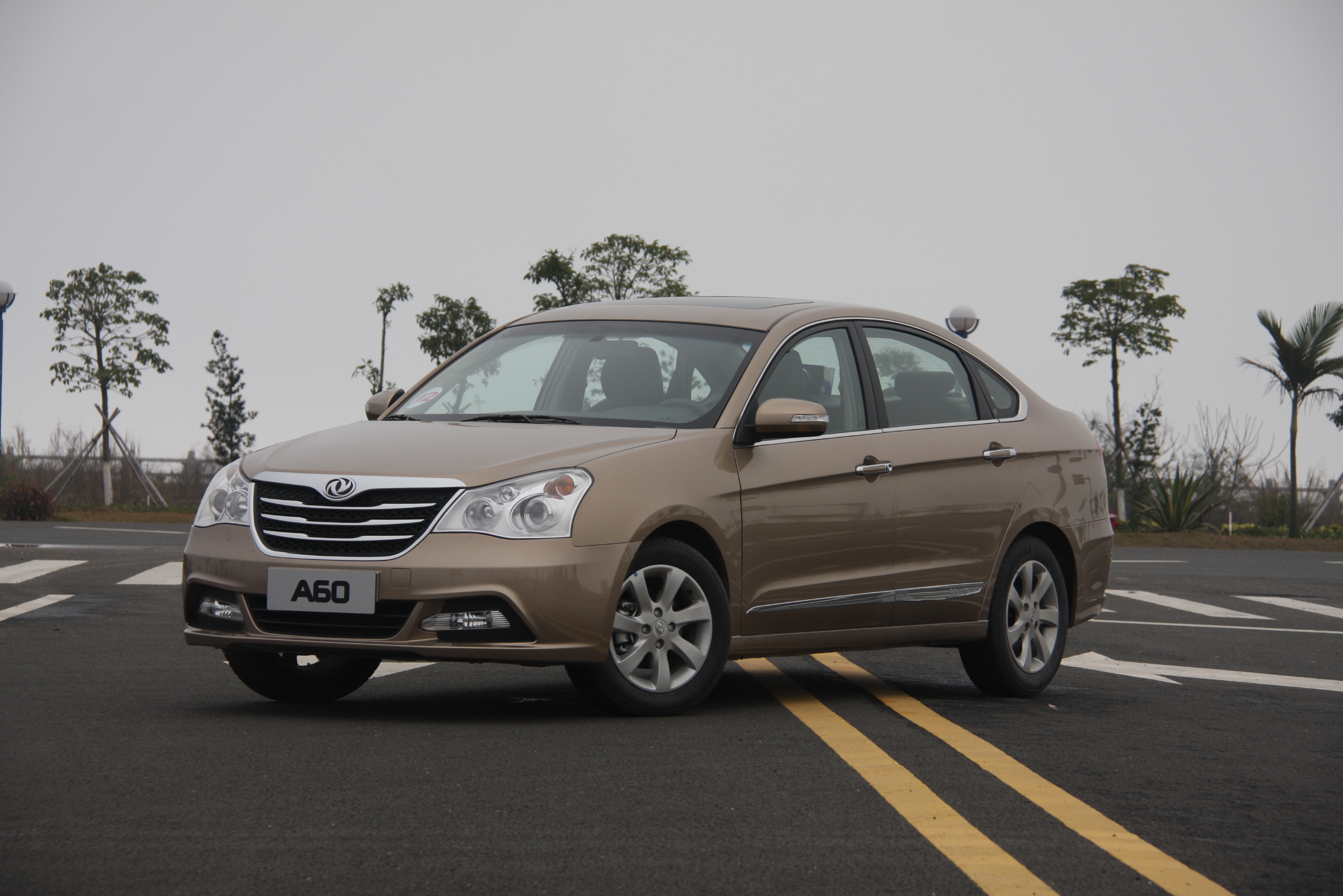 外形大气配置有亮点 试驾东风风神a60