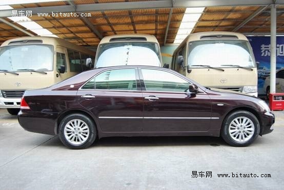 5l royal 真皮特别版 2005款 厂商指导价(万) 32 二手车价格(万) 18