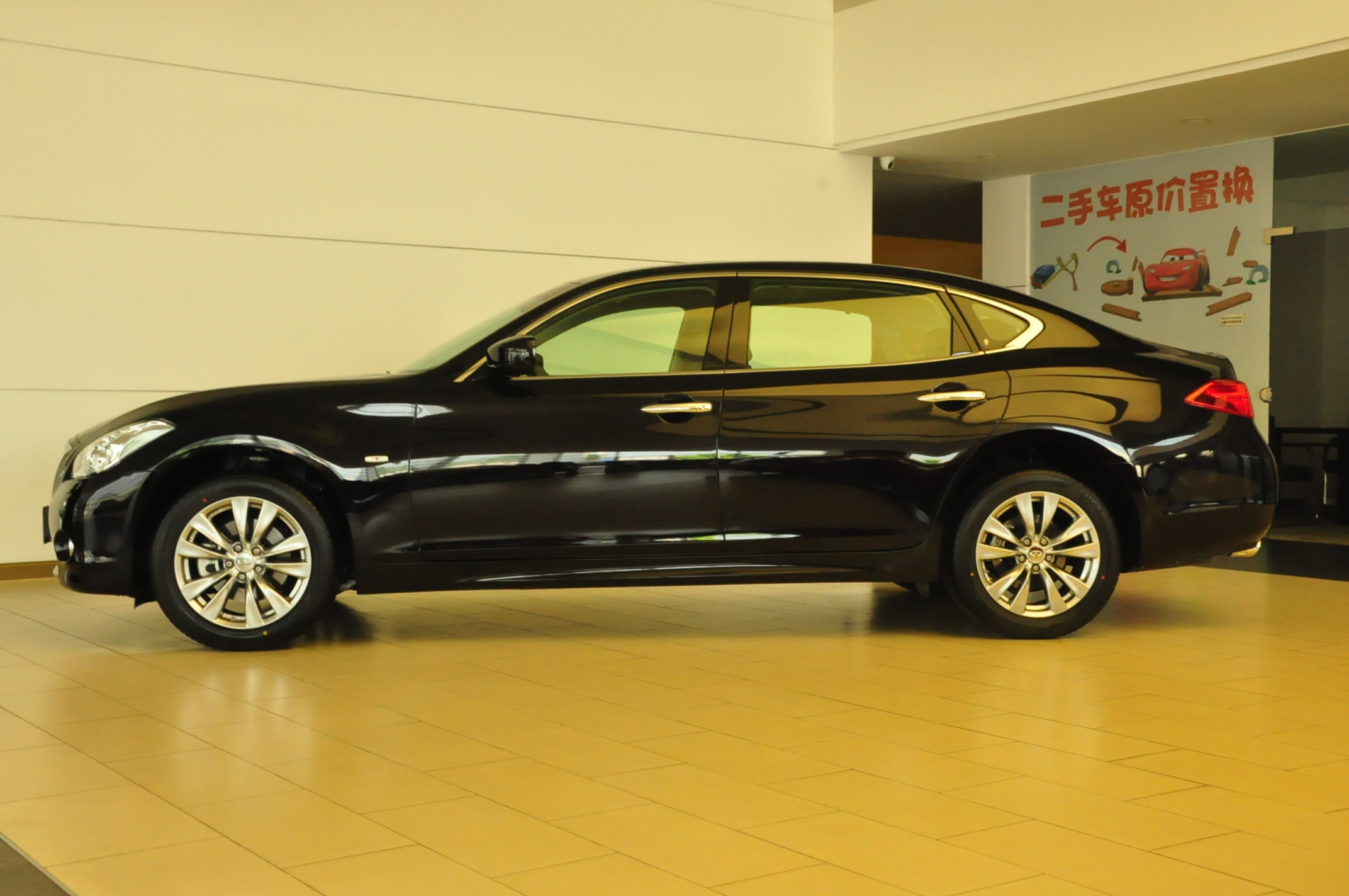 更舒适更豪华 到店实拍英菲尼迪m25l