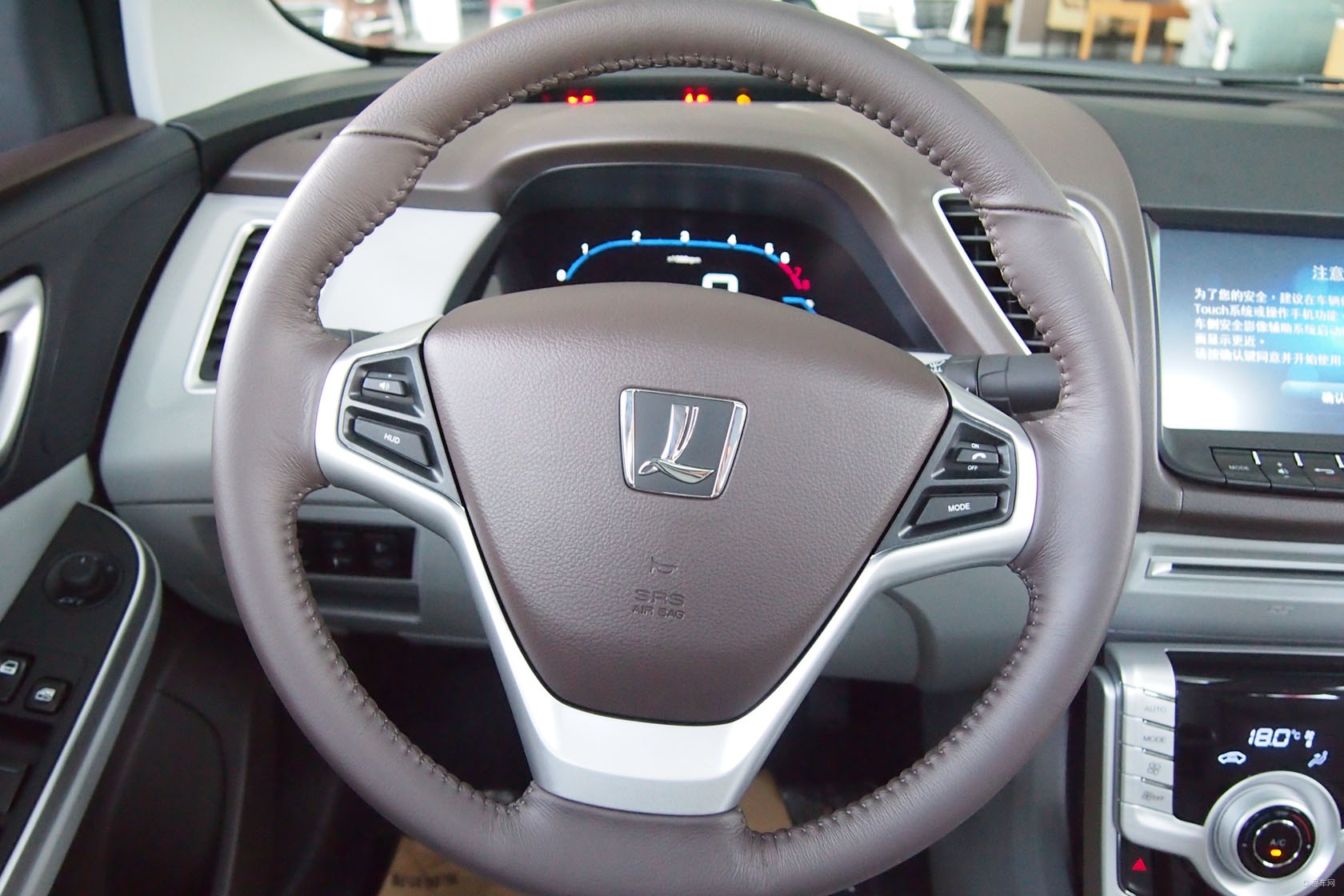 纳智捷5 sedan 苏州裕顺到店 接受预订