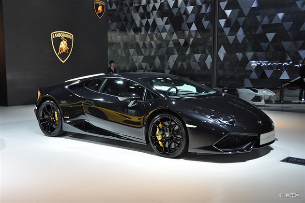 汽车产经网 > 正文  意大利超级跑车品牌兰博基尼携全系车型亮相2014