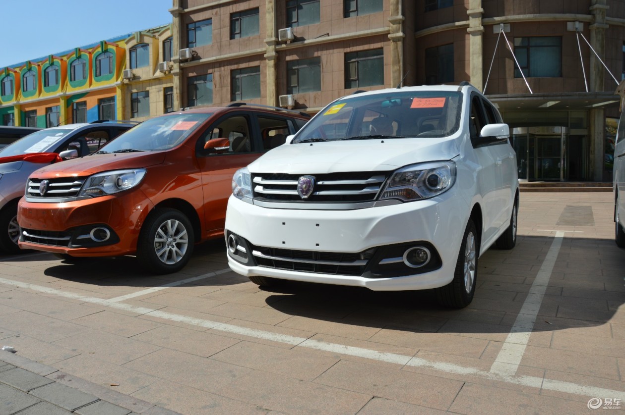 轿车级mpv--华晨金杯750首发亮相乐园车展