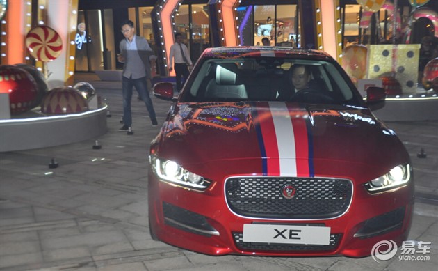 南通东方鼎晨捷豹路虎4s中心的捷豹试驾教官 黄晓军 帅气的从捷豹xe中