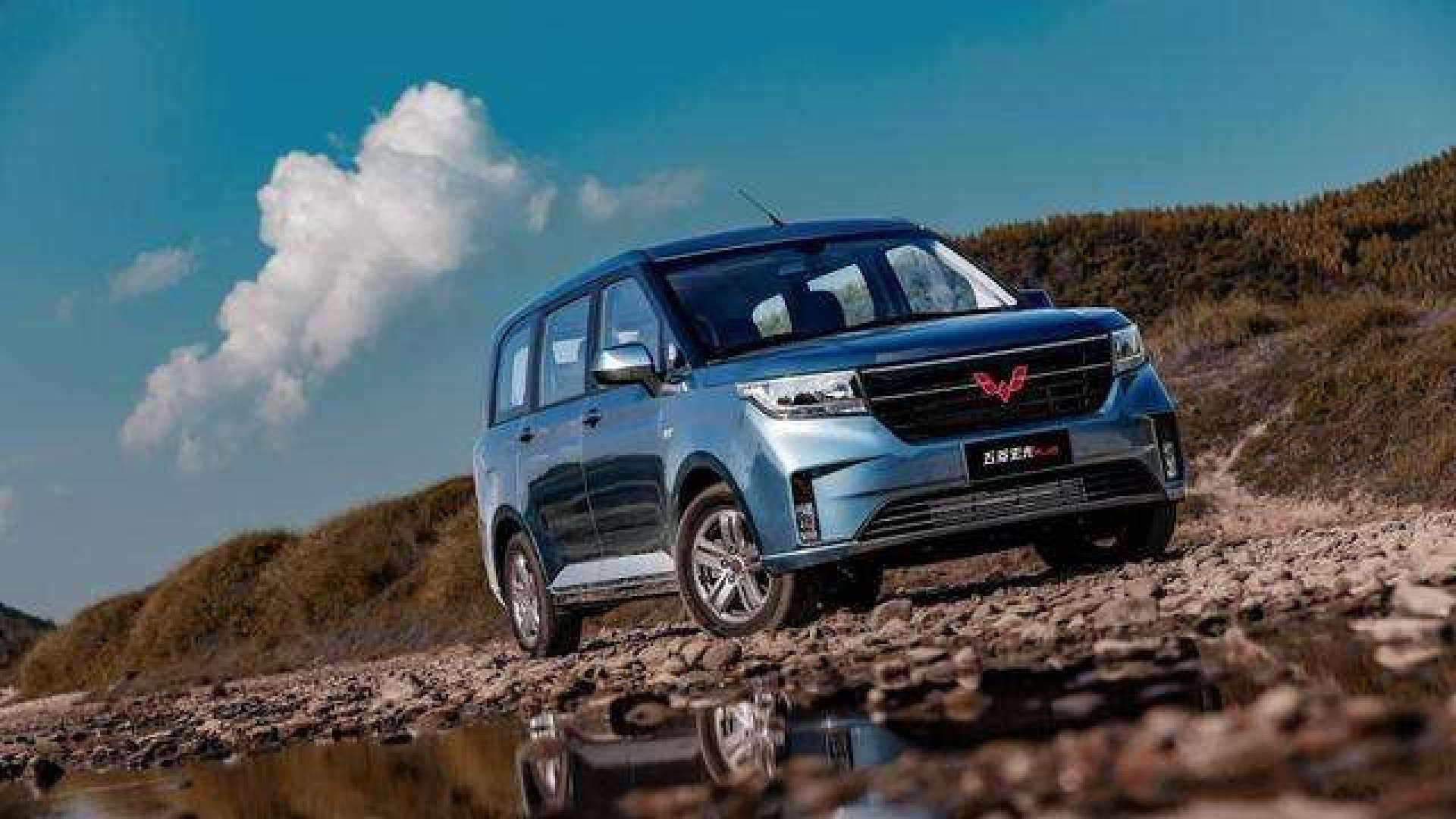 能装能拉,前置后驱,五菱宏光plus的实力了解一下