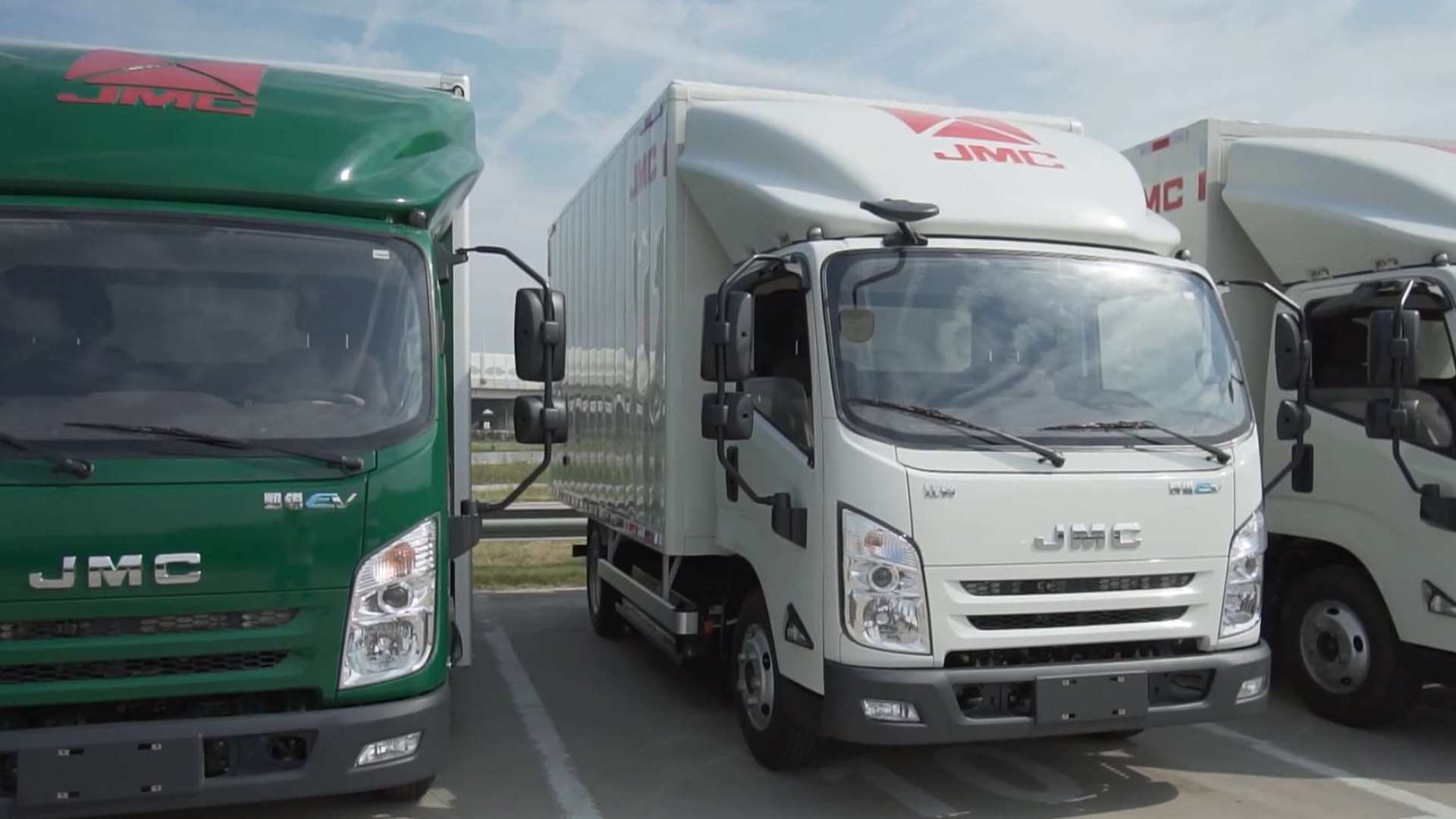 满载工况250公里,轿车化双色设计,凯锐ev重新定义轻卡?