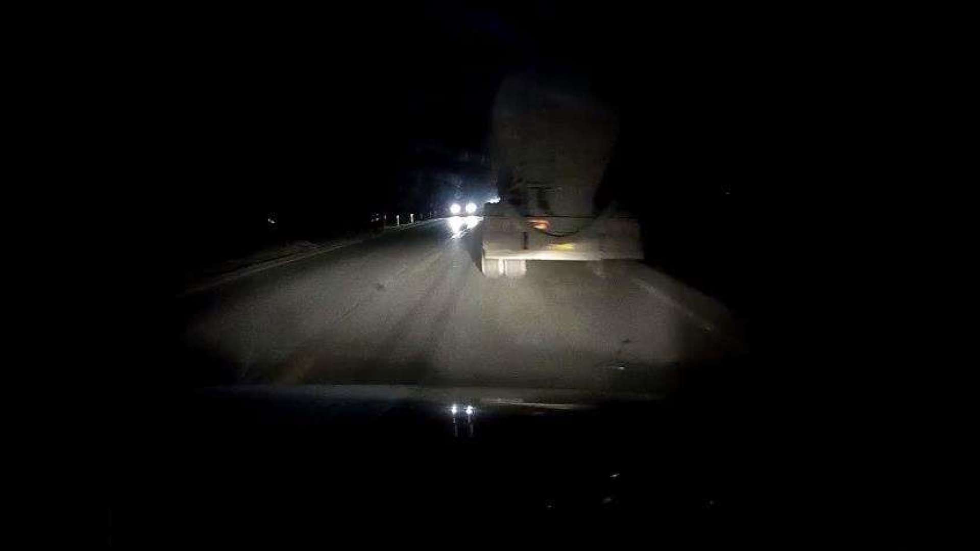 夜间国道的行车隐患 和应对技巧