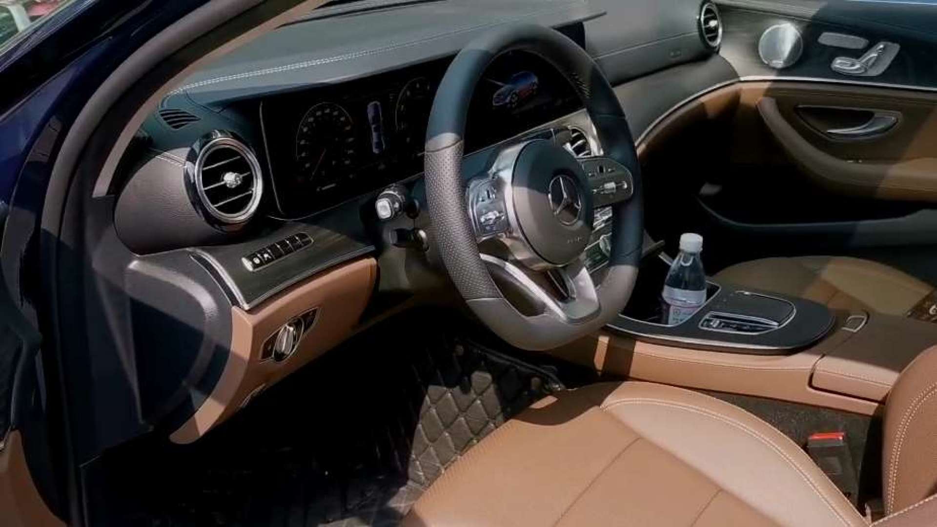 奔驰e级木质装饰条增添内饰豪华