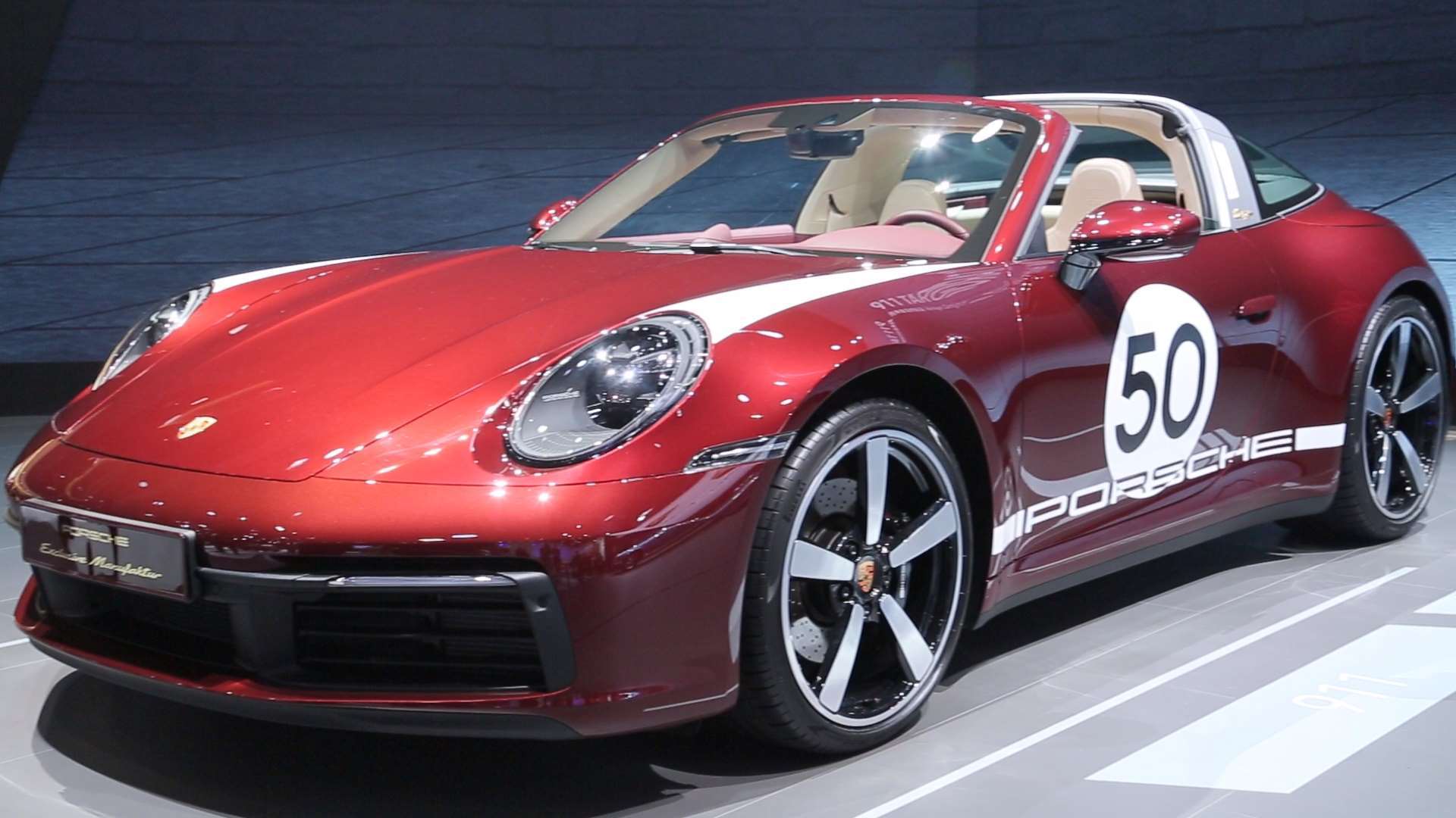 经典与未来同台辉映,保时捷全系亮相广州车展