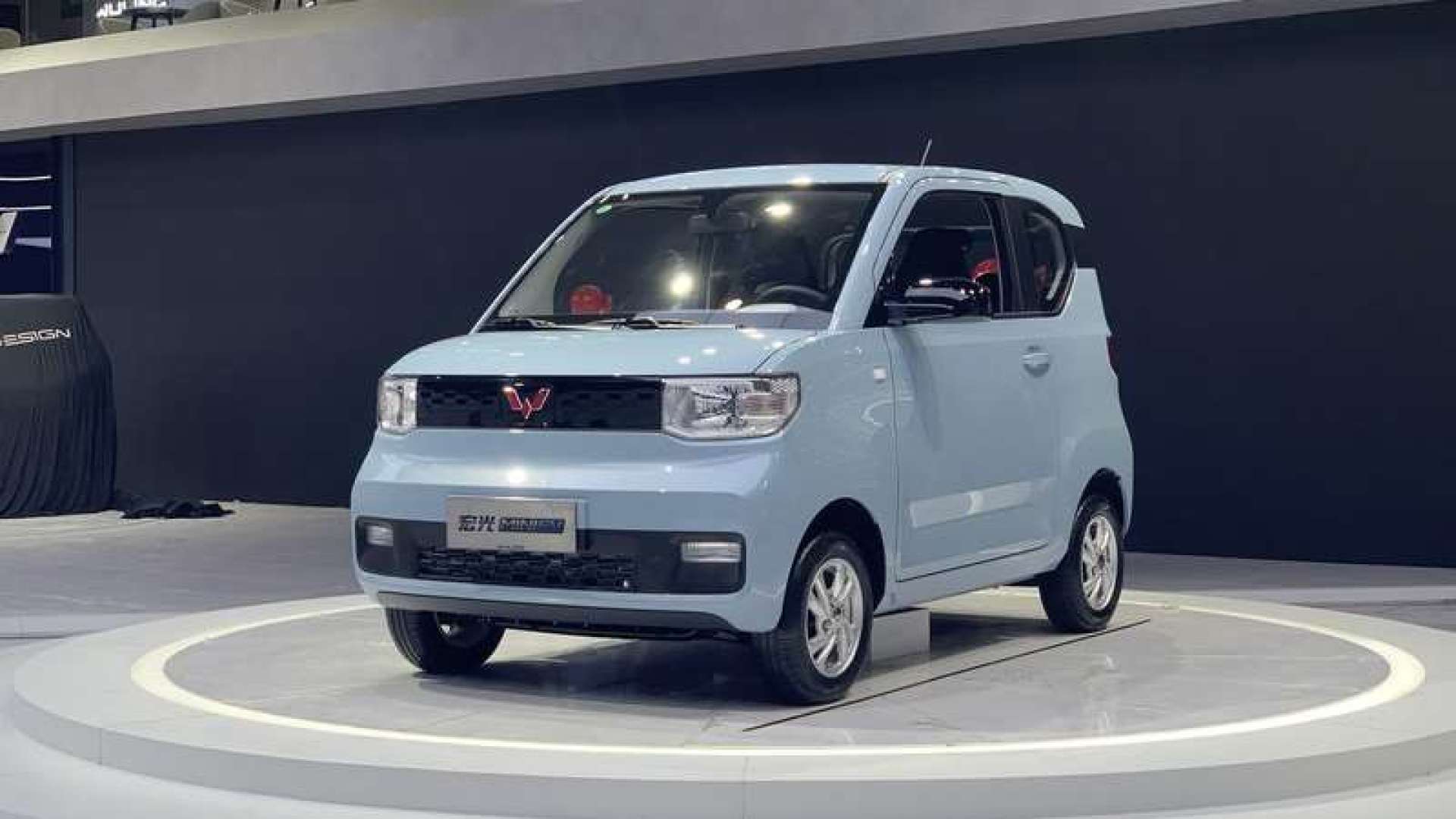 "国民神车"再升级 五菱宏光mini ev新增200km续航车型