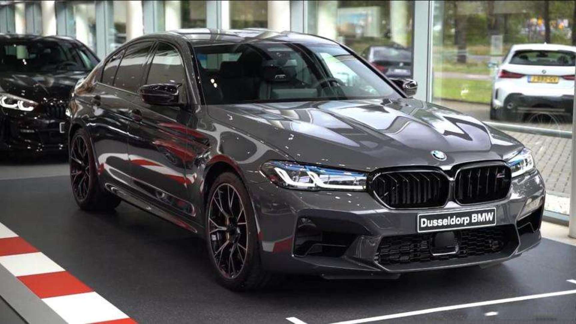 2021款宝马m5到店实拍,引擎盖下才是灵魂所在