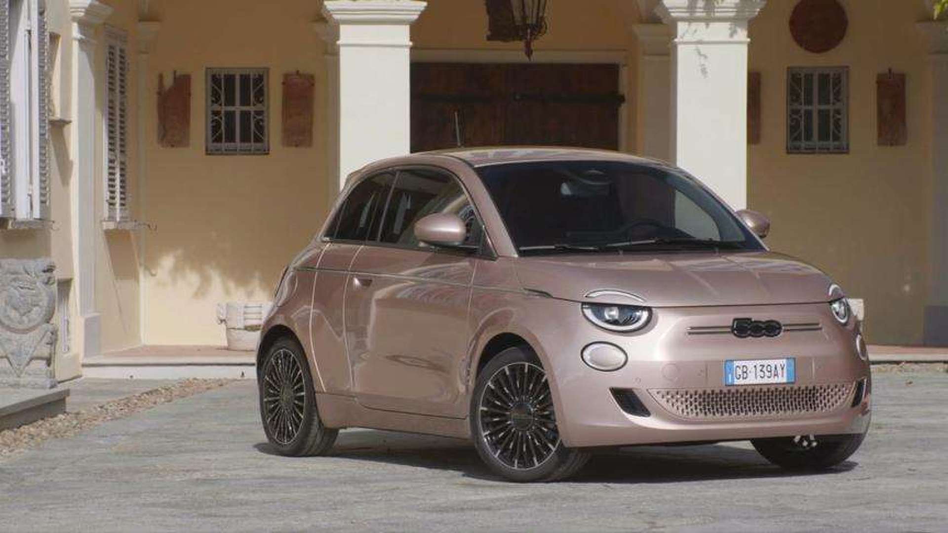 2021款菲亚特500实拍,长相可爱城市代步神器