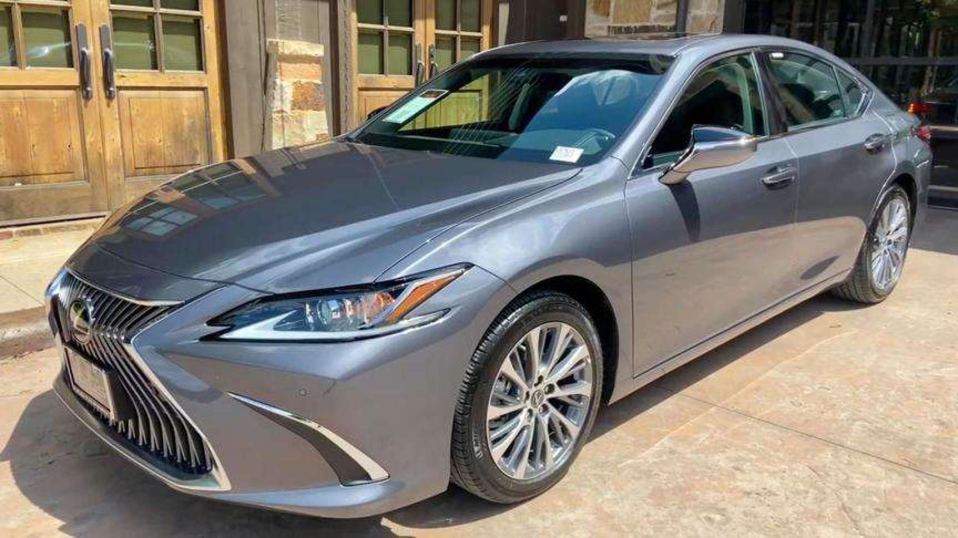 高清实拍2020款雷克萨斯es350,颜值太惊艳!