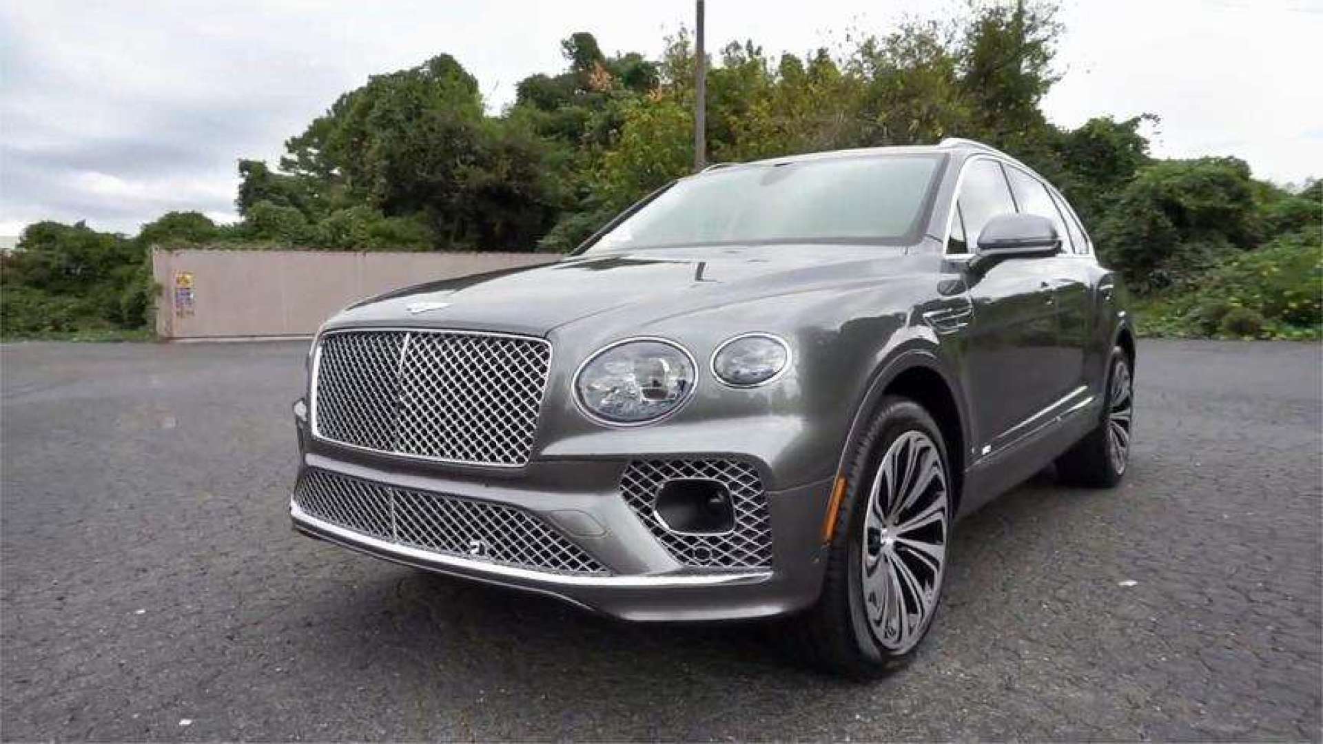 2021款宾利添越全方位展示,实车太漂亮了