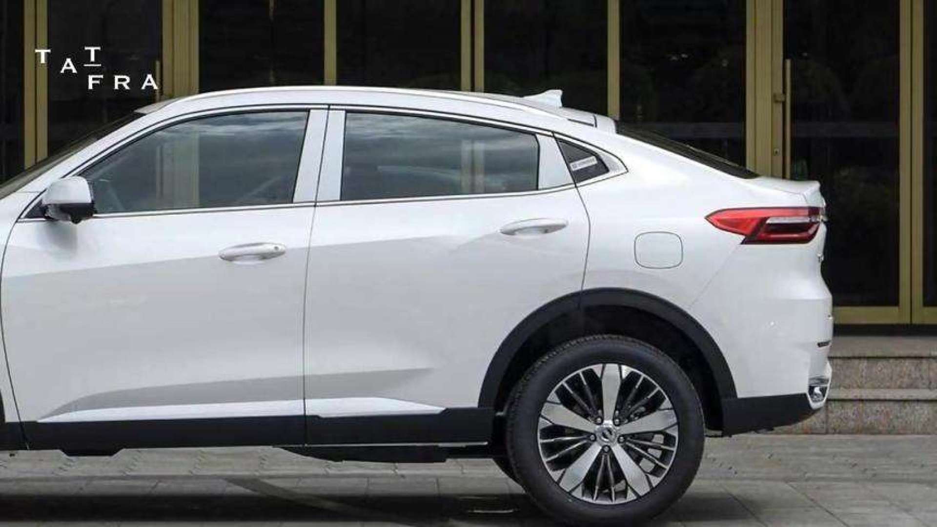 新款2020哈弗f7x-高级白色大suv