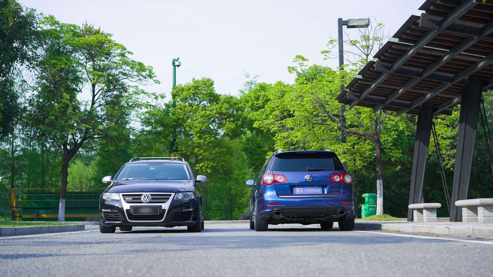 难得拿到两辆大众r36,就拍个视频留念下吧