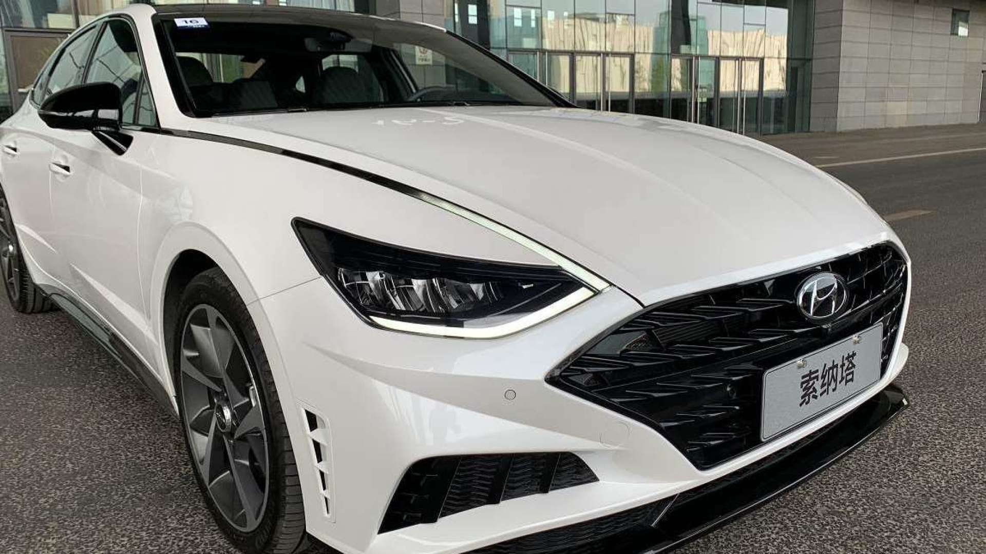 到店实拍丨新车不用等,还送礼,第十代索纳塔真的非常吸引年轻人