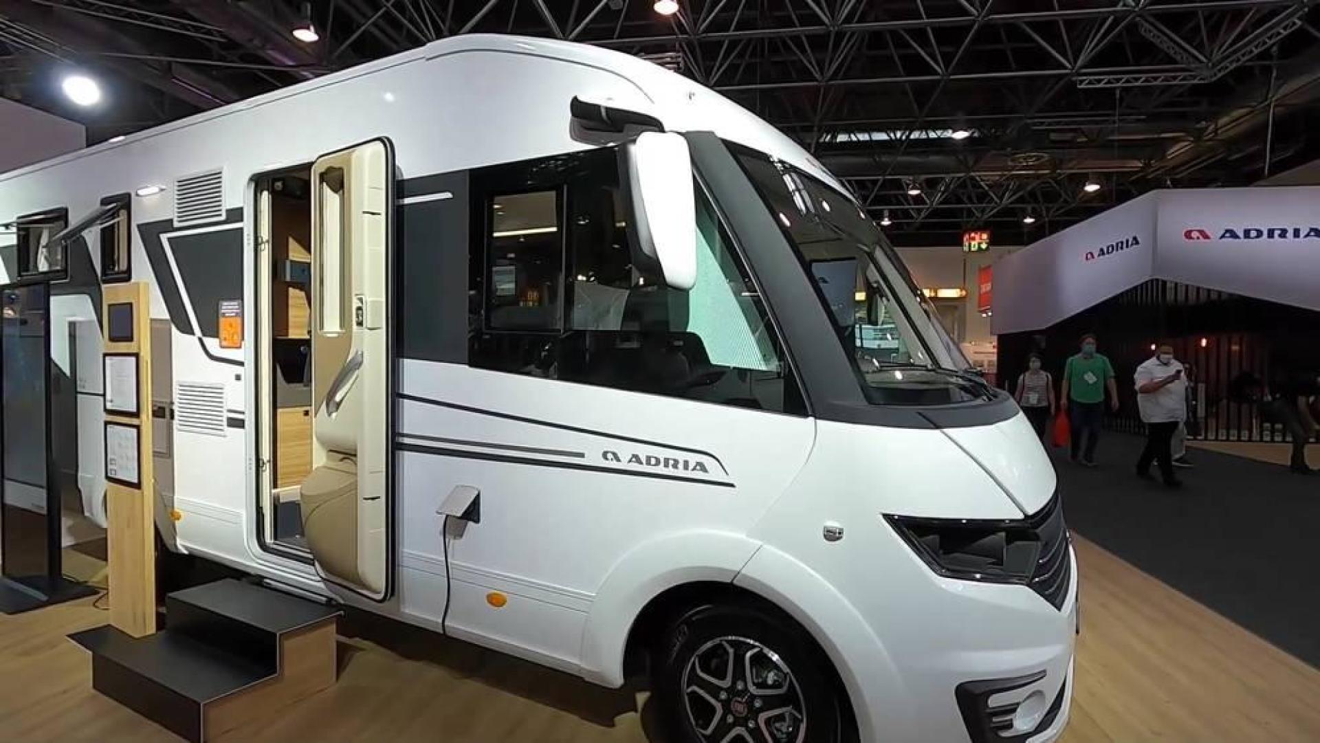 全新菲亚特杜卡托马克西700sl房车外观和内饰介绍