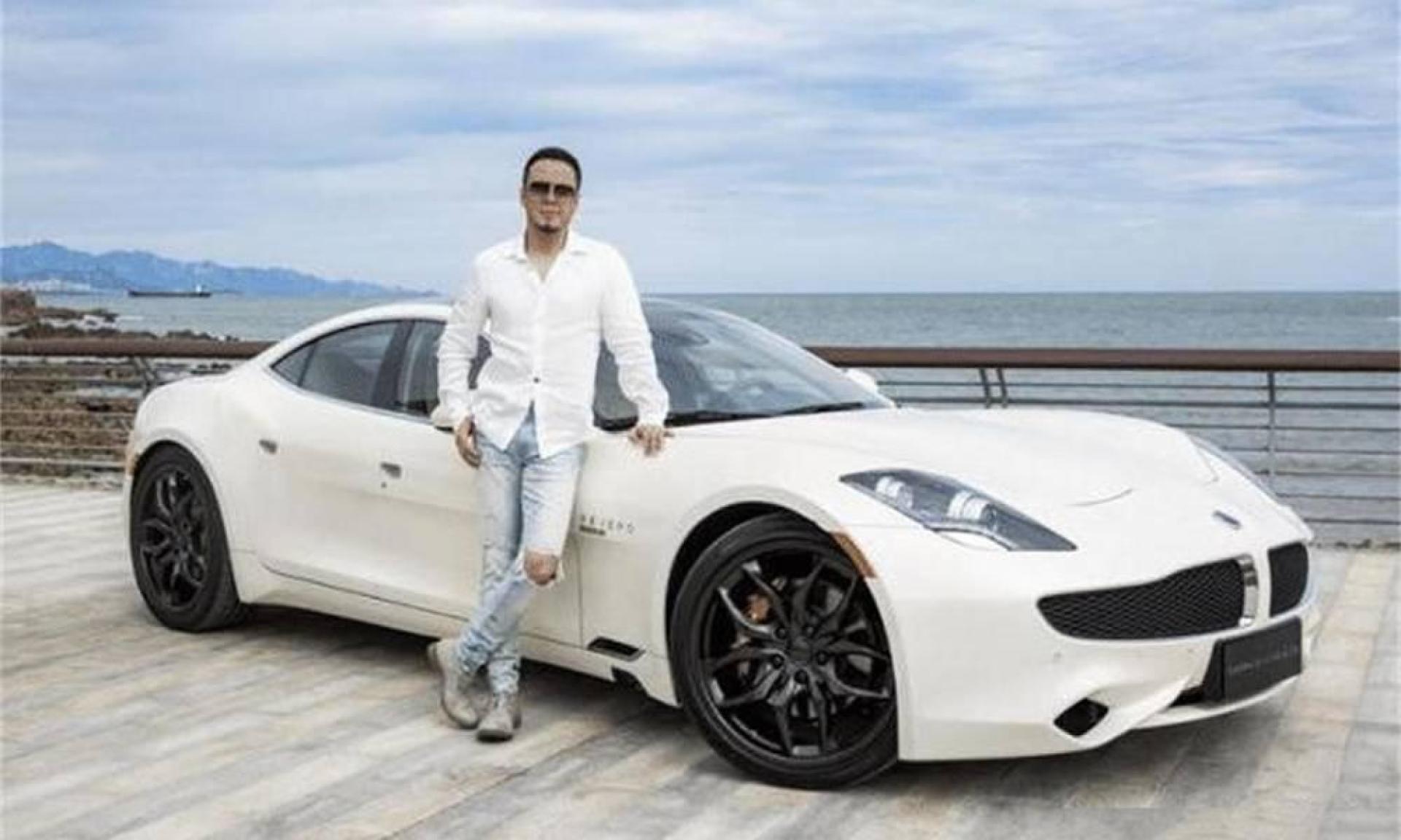 全国仅15辆,男人梦想的车,杨坤就入手了一辆,掀开车罩惊艳众人