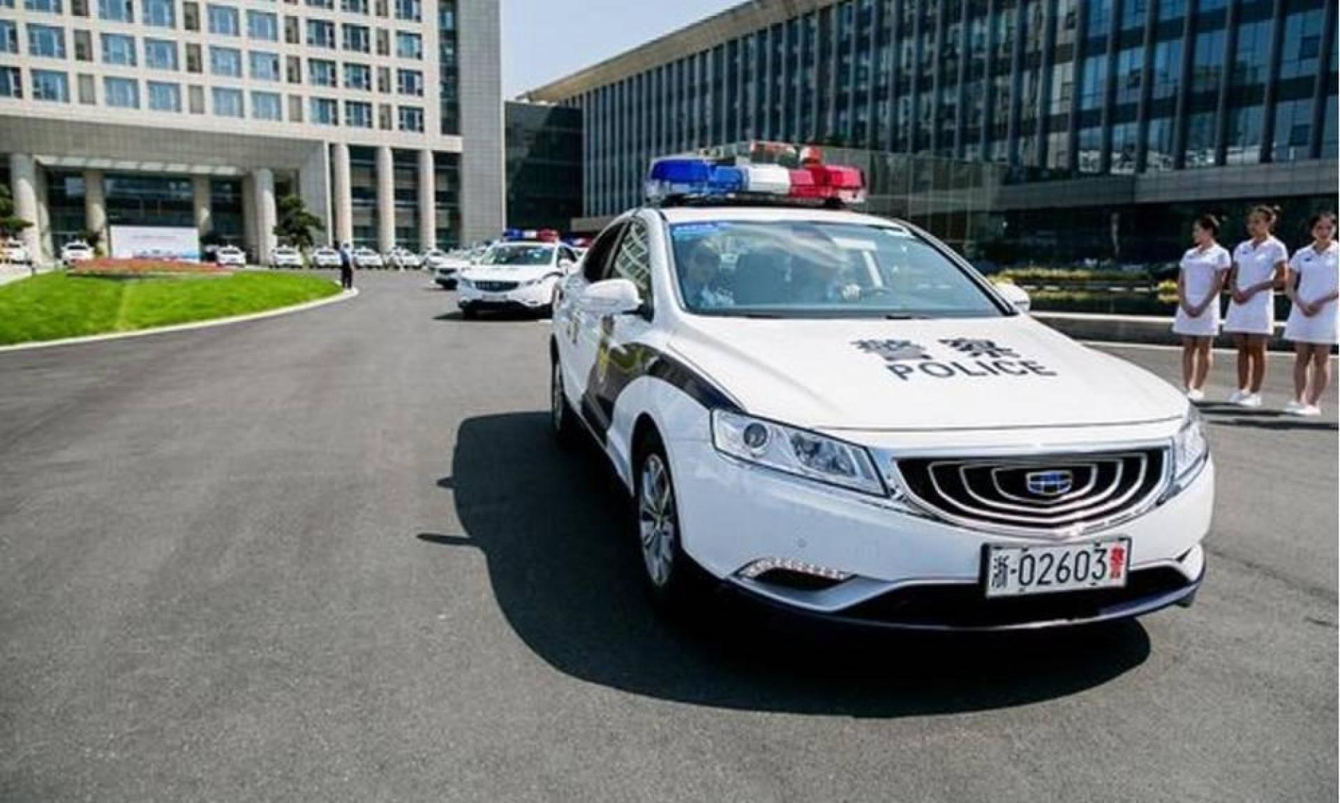 中国警车终于换成国产车了,更换之后颜值彪高,霸气侧漏!_易车视频